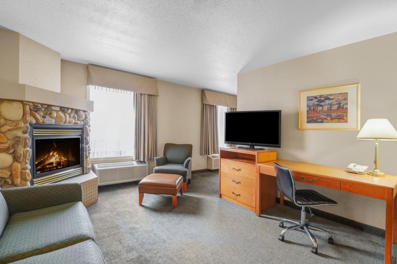 Days Inn By Wyndham Red Deer Exterior foto