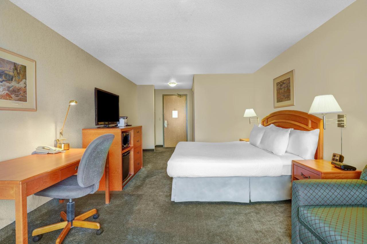 Days Inn By Wyndham Red Deer Exterior foto